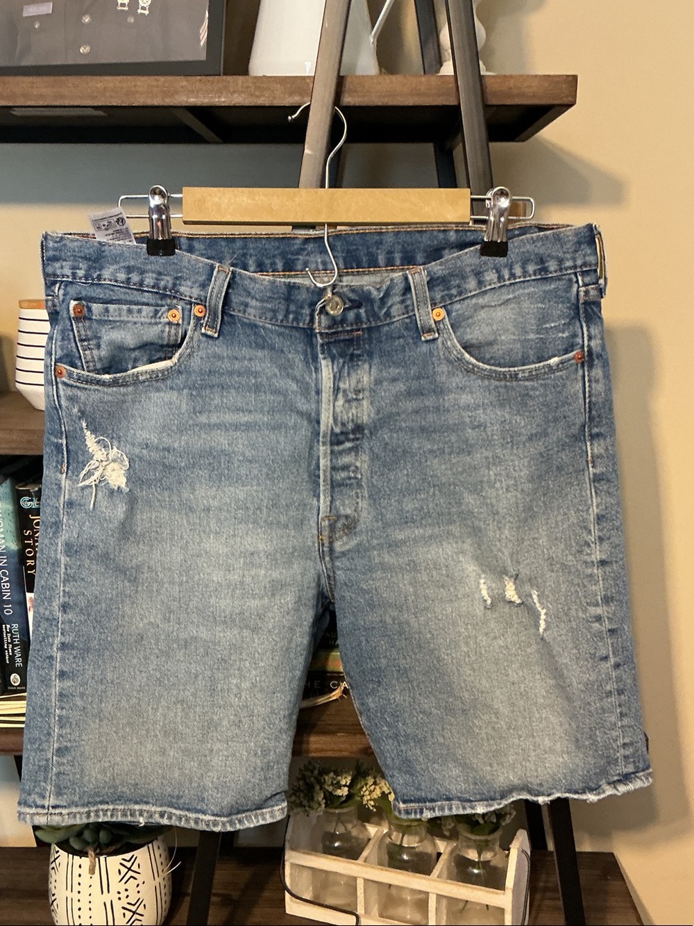 Levi's Light Blue Distressed Men's Jean Shorts Size 36x9